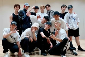 「SEVENTEEN (세븐틴) Competes in a Compliment Battle 💎 | Teen Vogue」から学ぶ英語表現